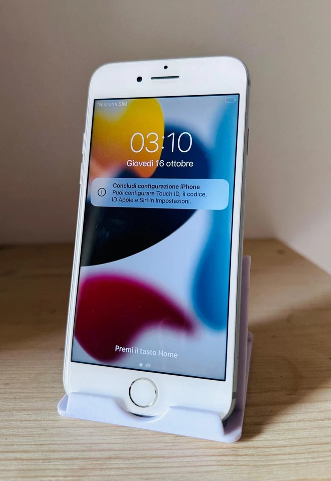 Apple iPhone 7 - 32GB - Argento - Immagine 2 di 4