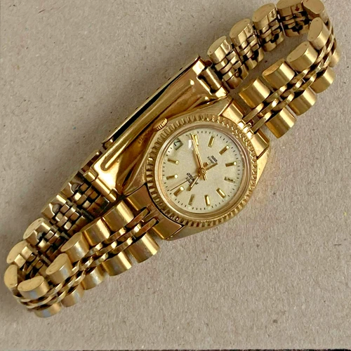 Vintage Timex Indiglo Quartz Watch Gold tone Stainless Steel Time and Date