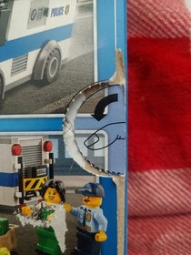 LEGO City 60142 Money Transporter Retired 2017 DAMAGED BOX Bags Sealed