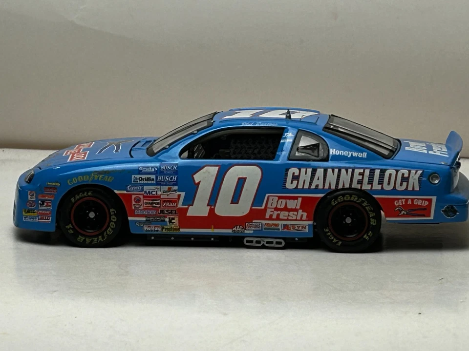 Action Racing Elite Phil Parsons Channel Lock 1997 Chevy Monte Carlo - Image 3 of 4