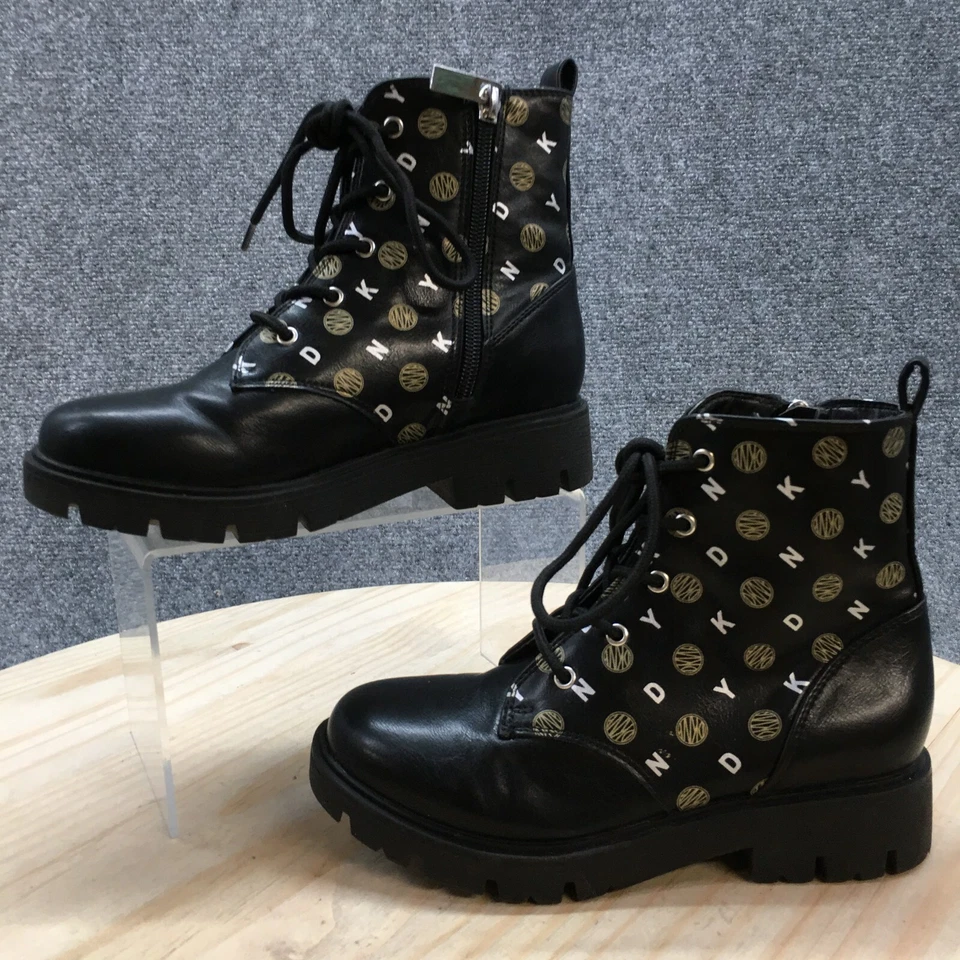 Botas DKNY Juveniles 1 Logo Tobillo Combate Tacones Bajos DKN707 Negro Imitación Cuero Con Cordones Foto 2 de 4