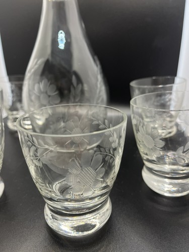 Vintage Etched Glass Decanter Set with 6 Glasses – Floral – 800ml - Picture 4 of 20