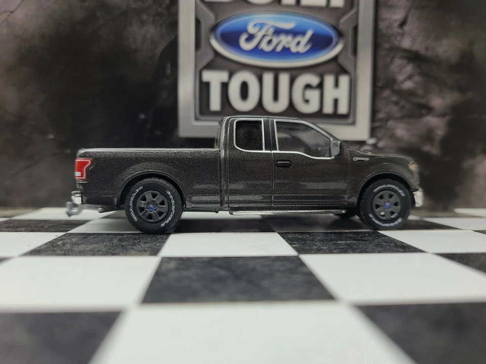 1:64 Custom 2015 XLT Ford F150 4WD truck Pickup Farm DCP ertl 4x4 hitch & tow - Image 3 of 4