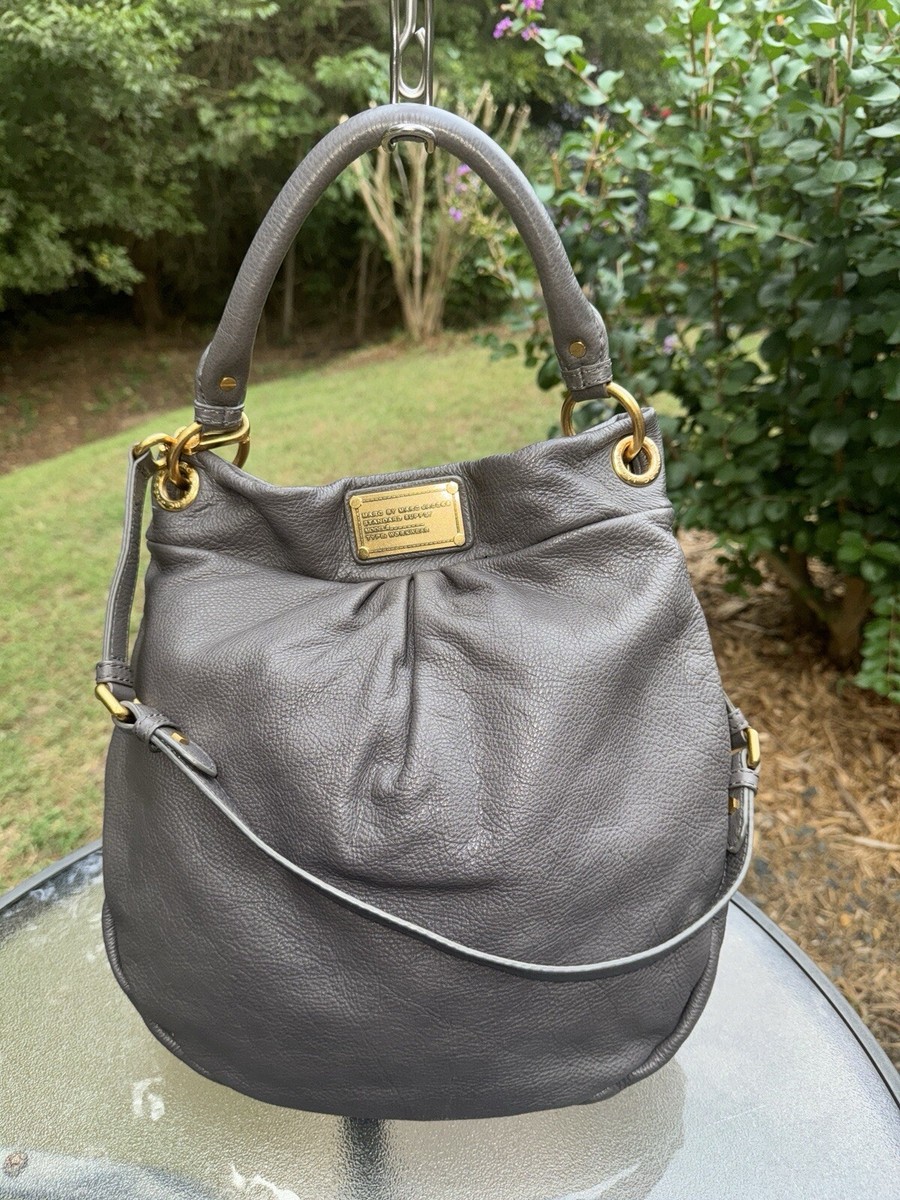 [MARC JACOBS]レザー キトンヒール ミュール Marc Jacobs Grey Pebbled Leather Classic Q Hillier Hobo Bag