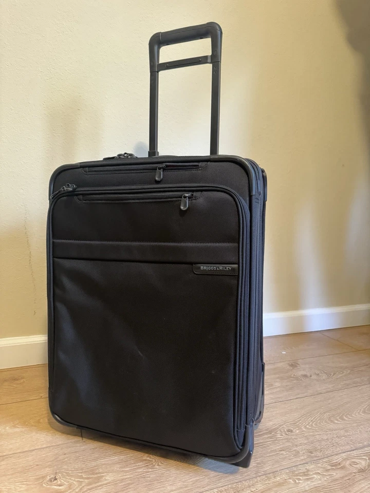 Базовый черный чемодан Briggs & Riley 21 дюйм ручная кладь U121CXW-4 расширяемый - Изображение 2 из 4