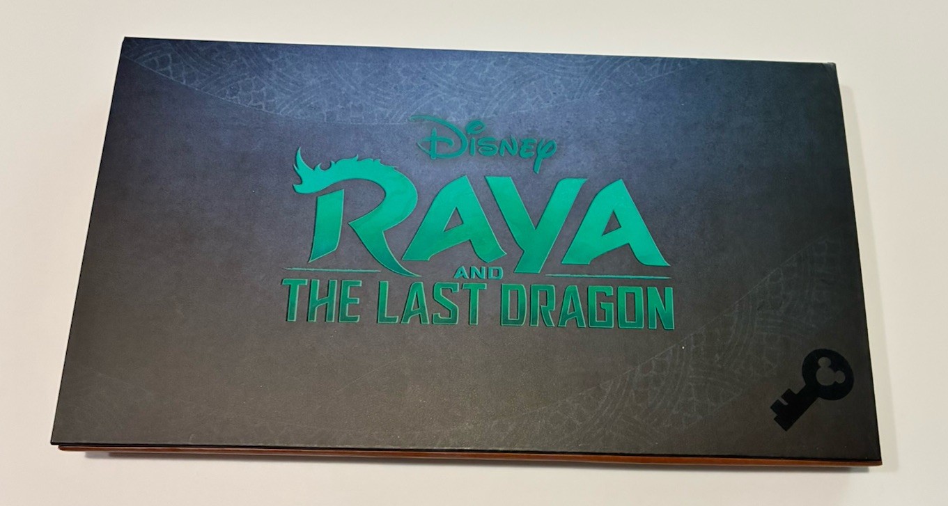 Disney Raya The Last Dragon Limited Edition Start Set Display Box Movie Insiders