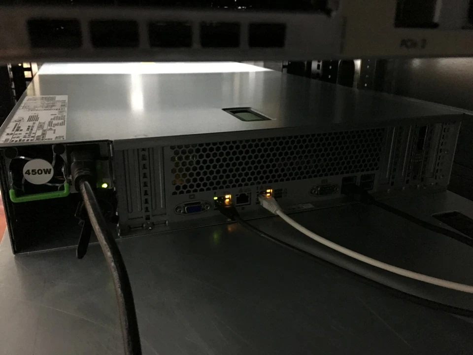 Fujitsu PRIMERGY RX2520 M1 Rack Server 8-Core E5-2450L 24GB RAM RAID Vmware 6.7 - Image 2 of 4