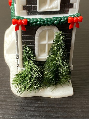 Bath & Body Works Holiday Cottage House Nightlight Wallflower Fragrance Plug - Picture 7 of 9