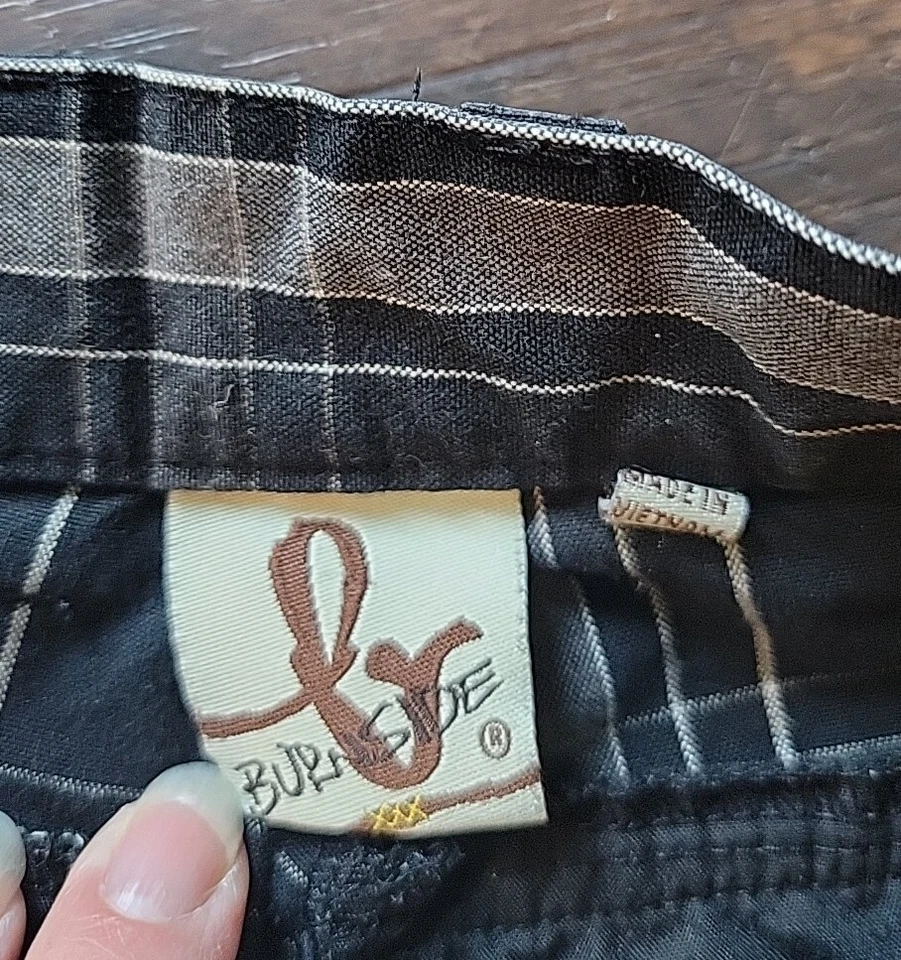 Pantalones cortos a cuadros negros y grises Burnside talla 8 para niños Foto 2 de 4