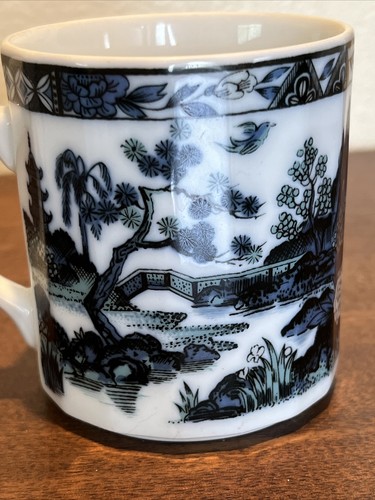Vintage Hexagonal Blue & White Asian Export Porcelain Mug - Picture 6 of 12