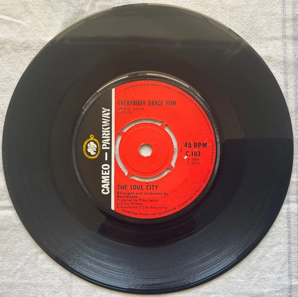 THE SOUL CITY - ‘EVERYBODY DANCE NOW’/‘WHO KNOWS’.  RARE CAMEO PARKWAY 45. 1966 - Image 3 of 3