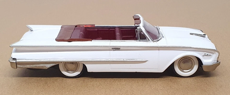 Ford Sunliner 1960 convertible escala 1/43 BRK37 - Ford Sunliner - REELABORADO Foto 3 de 4