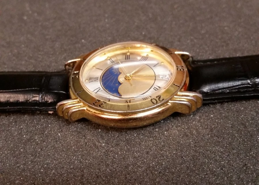 Correa y batería vintage Avia para caballeros MoonPhase fecha nueva funcionando - muy rara Foto 4 de 4