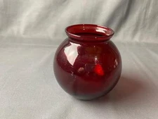 Vintage Royal Ruby Red Glass Flower Vase Anchor glass 4 1/4" high jl