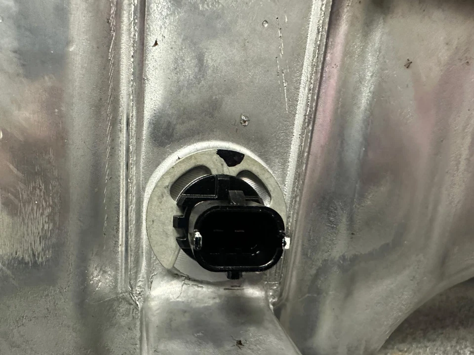 Новый оригинальный производитель масляный поддон двигателя GM для Chevy Silverado 1500 GMC Sierra 12684610 2016-2020 годов выпуска - Изображение 4 из 4