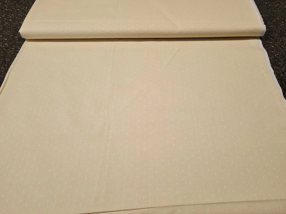 Peek-A-Boo BTY Diane Eichler Gallo Rojo Crudo Lunares en Amarillo Mantequilla Suave Foto 3 de 3