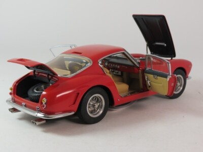 Cmc Ferrari 250 Gt Berlinetta Passo Corto Swb Red 1961 1/18 M-046