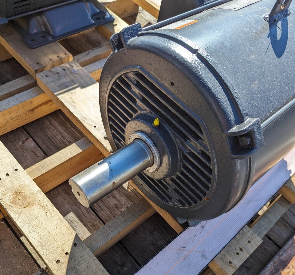 US Motors  40HP D40V2G 3ph Frame 324T Inverter Duty Motor - Image 4 of 4