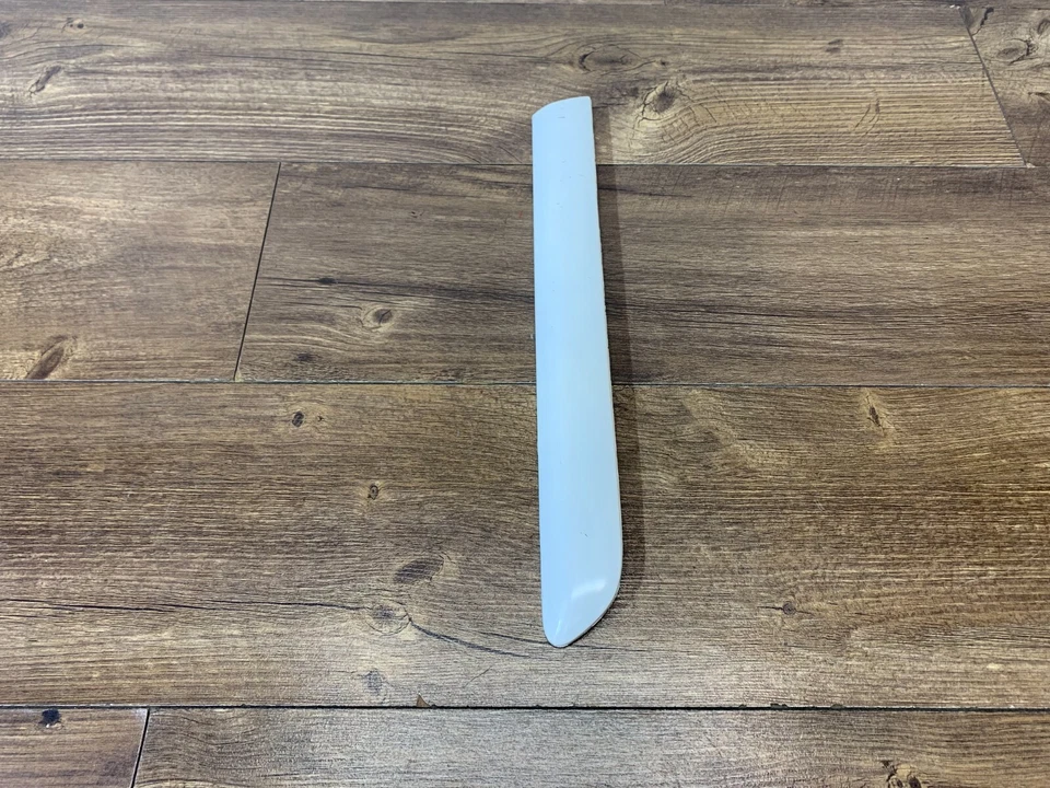 2006-2009 VW Golf Rear Quarter Panel Body Molding Trim Right Side OEM NУЦ - Image 3 of 4