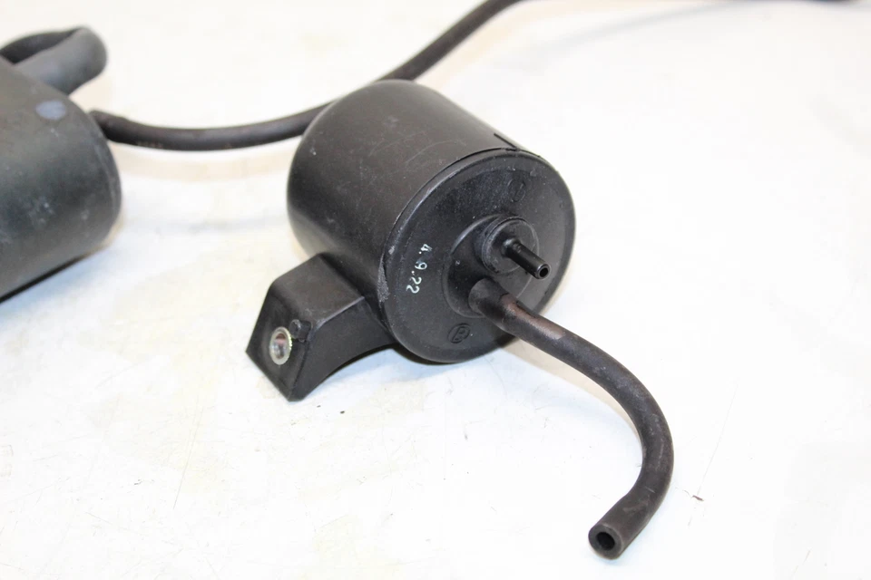 Honda Cbr1000rr 2005 bote de emisiones de carbón de vapor evap Foto 3 de 4