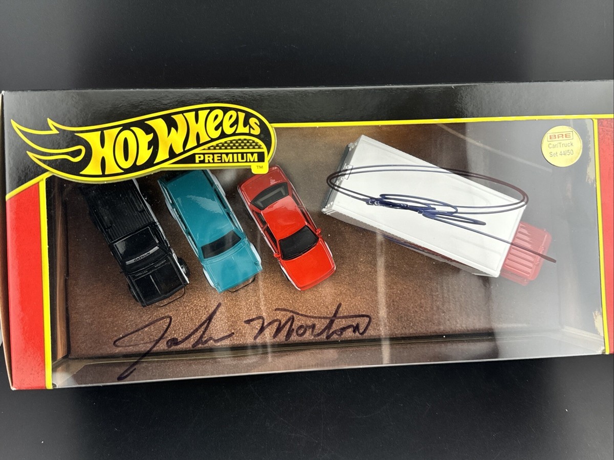 Hot Wheels Premium BRE GARAGE DATSUN 510 620 Signed by JOHN