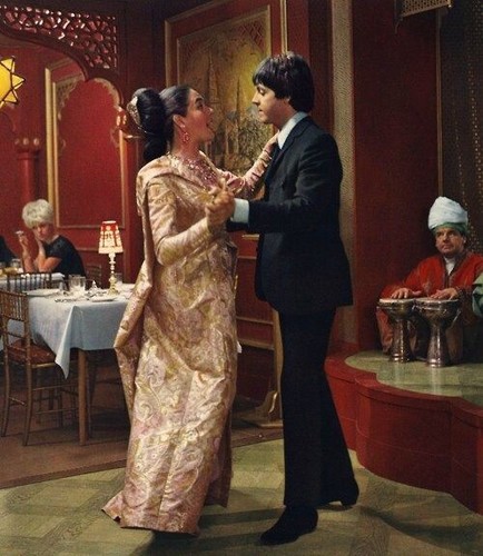 ¡Ayuda de los Beatles! Tarjeta fotográfica firmada y mensaje escrito a mano de la actriz de cine Eleanor Bron - Imagen 8 de 8