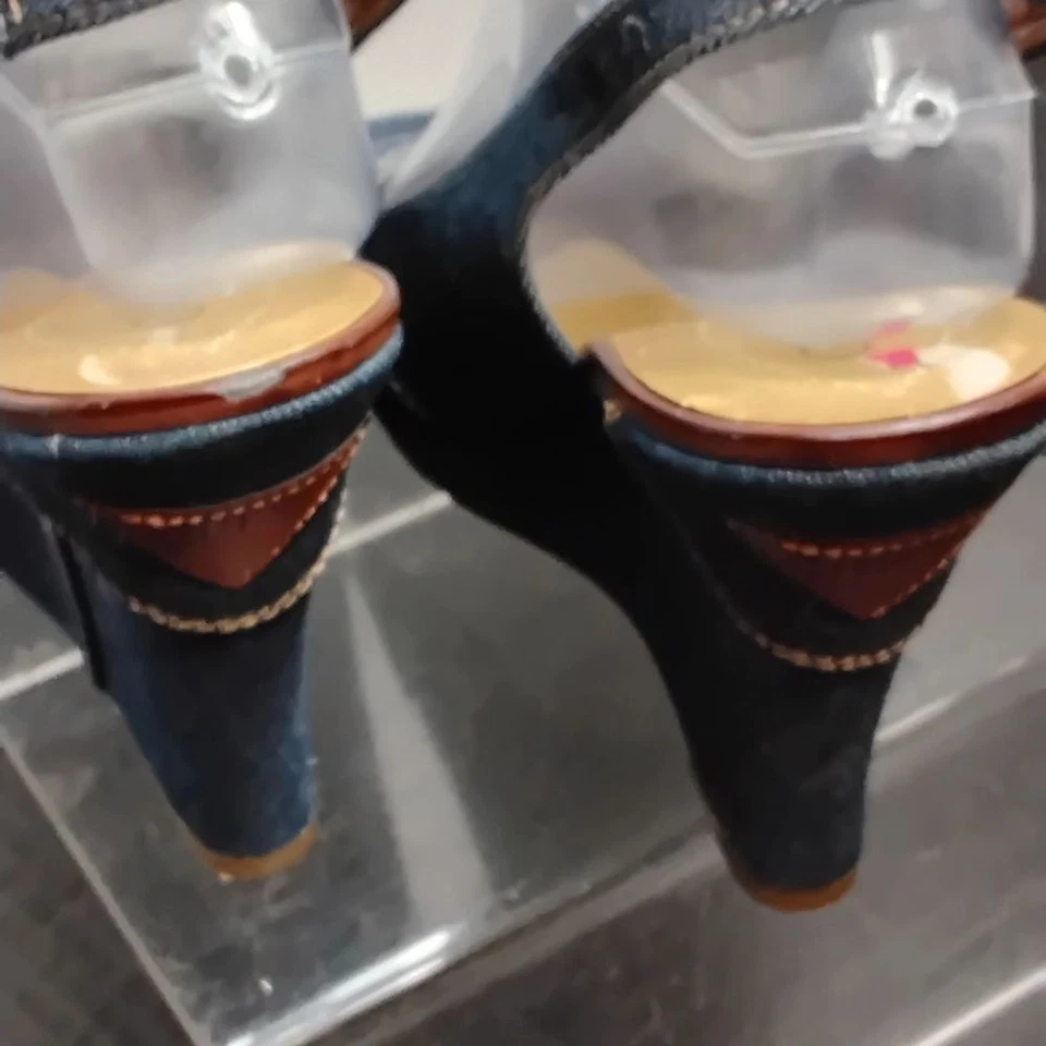 Guess Blue and Brown Wedge Sandals with Slingback - Image 4 of 4