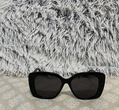 Authentic CHANEL Sunglasses Women's Polarized-Black/White CC Logo