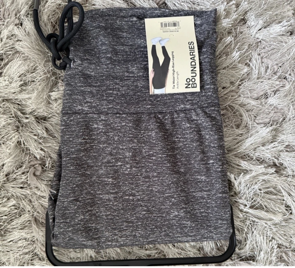 Leggings No Boundaries para mujer de tiro alto hasta el tobillo con corbata delantera. Paquete de 2 Foto 3 de 4