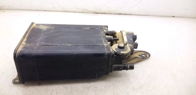 Toyota Tacoma 2009 4,0 L 6 cilindros montaje de bote de vapor de combustible Foto 4 de 4