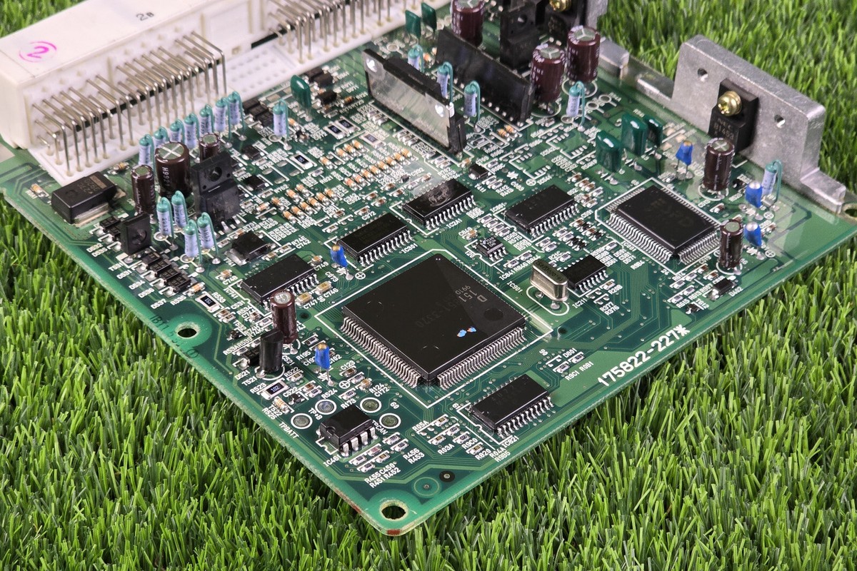 Toyota Land cruiser 2000-2002 KZJ95 Engine Computer 1KZTE 89666