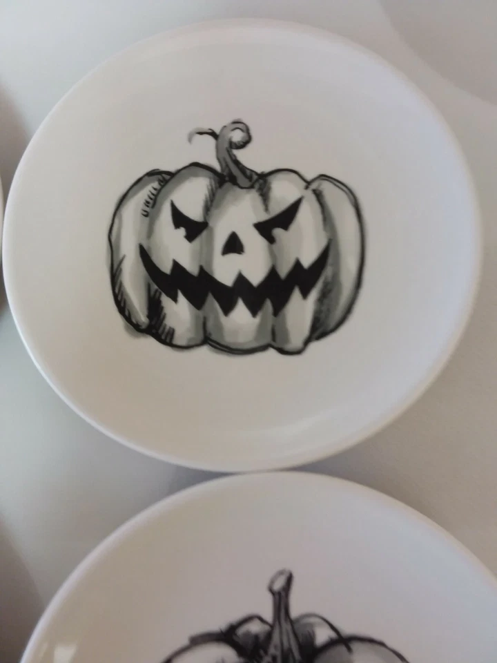 Набор из 4 закусочных тарелок Maxcera 6 дюймов с 4 различными страшными фонарями Jack-O - Изображение 4 из 4