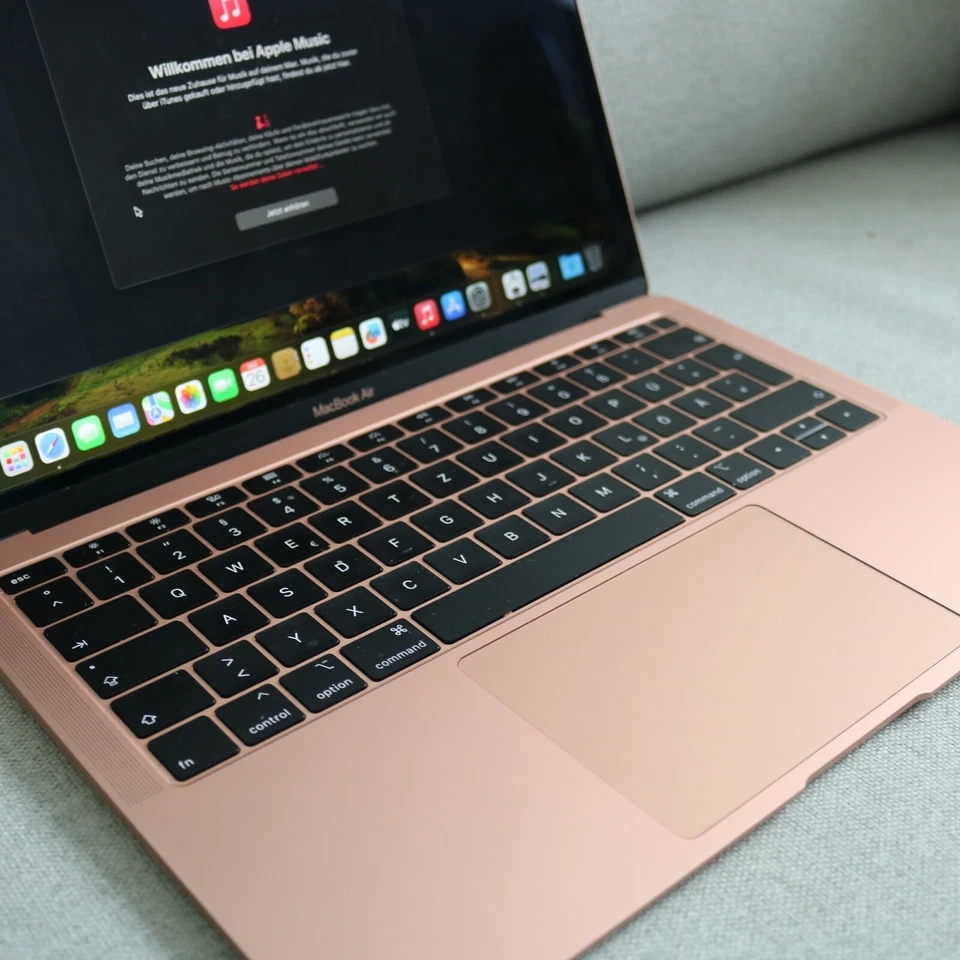 Apple MacBook Air 13" · i5 8th gen 3.6 GHz · 8GB · 256GB, Foto 2 von 5