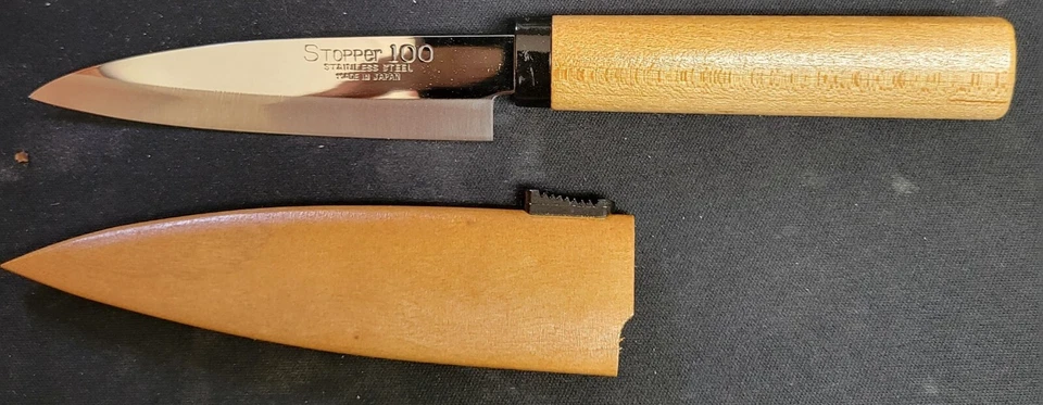 Cuchillo de pelar japonés con funda natural Foto 2 de 4