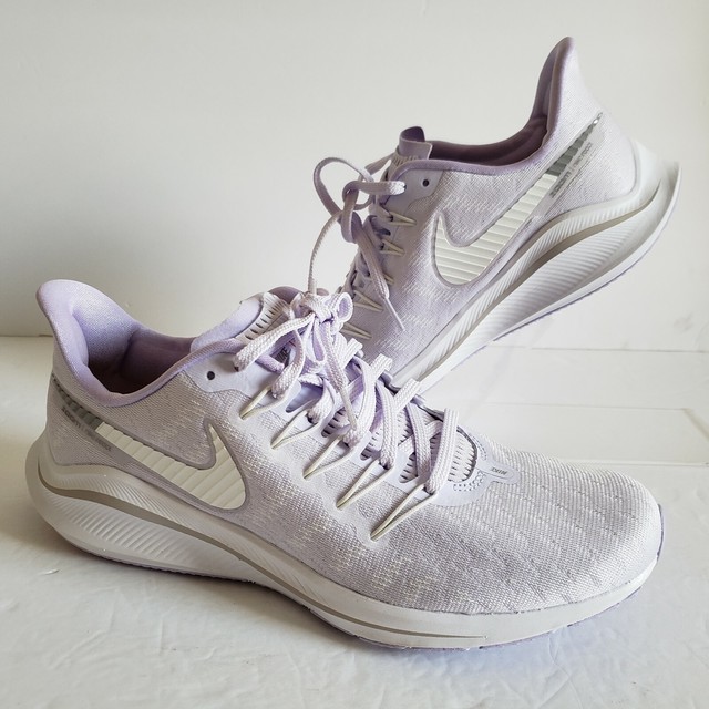 light purple nike running shoes