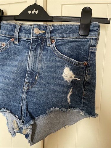 DIVIDED H&M Ladies Blue Denim Stretch Frayed Distressed Hot Pants Shorts Size 6 - Picture 3 of 7