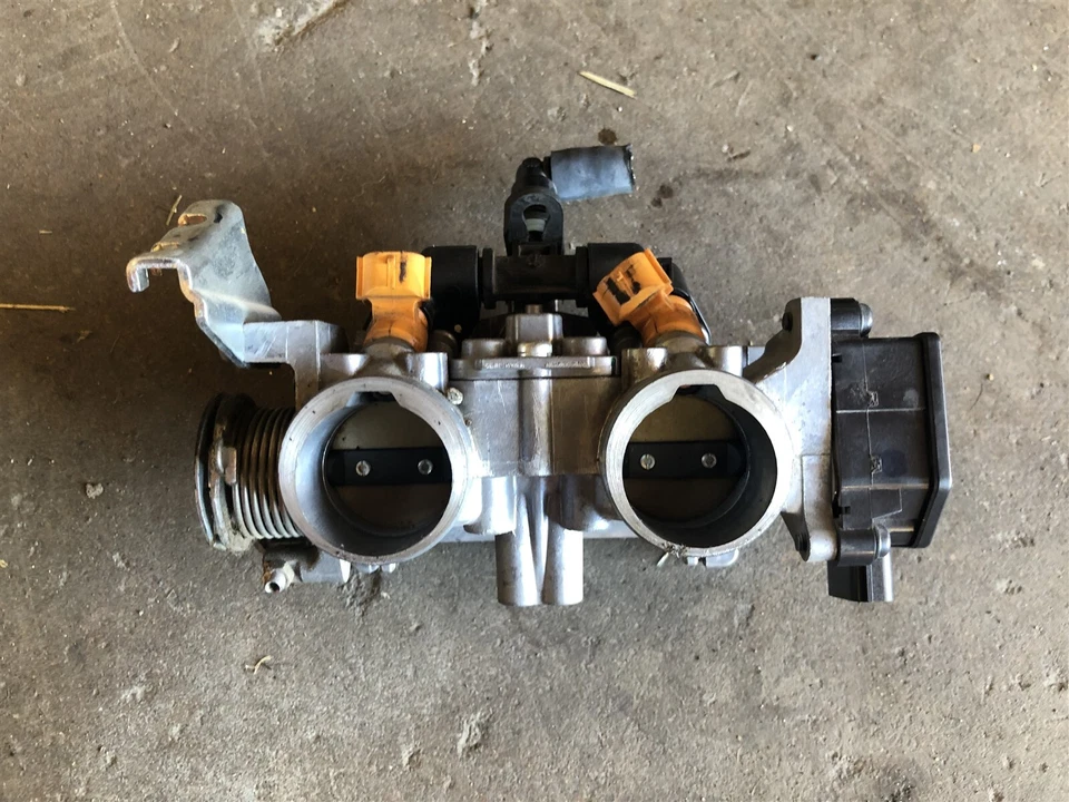 Trilho de combustível corpo acelerador fabricante de equipamento original Honda CBR500R CBR 500 CBR500 13 14 15 2013 2014 2015 - Imagem 2 de 3