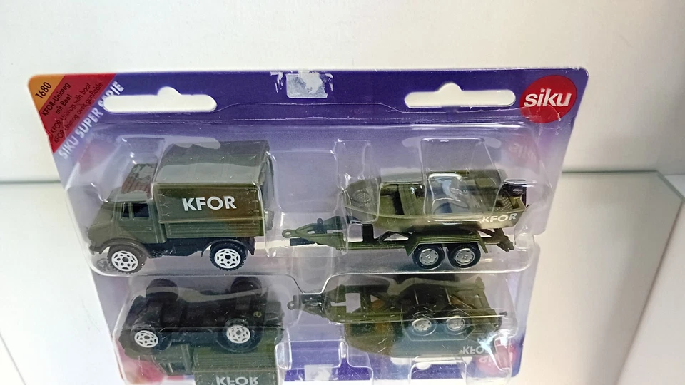 Siku 1680 KFOR Unimog con barca militare su blister - Immagine 3 di 4