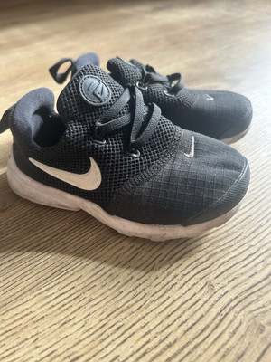 Boys Baby/toddler Black Nike Trainers Size UK
