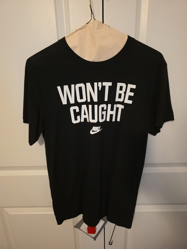 Nike Slim Fit Men's T-Shirt Black 'Won't Be Caught' Graphic Size Medium 