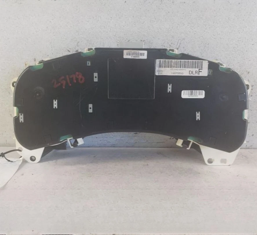 2002 凯迪拉克凯雷德速度计仪表盘组装单元 Oem — 第 2/4 张图片