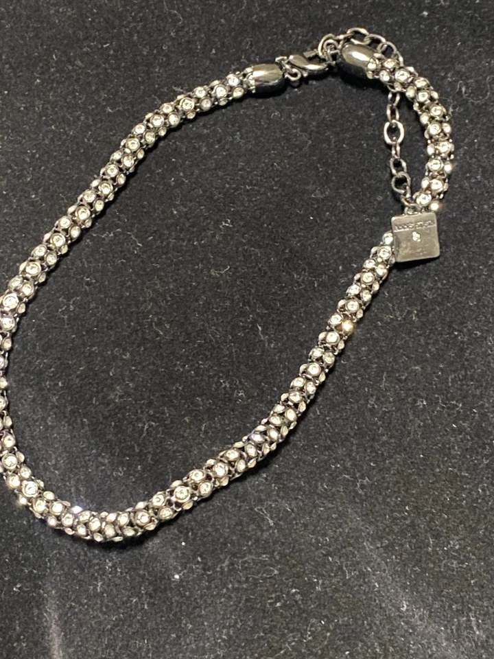 Collar llamativo Anne Klein negro y diamantes de imitación Foto 2 de 3