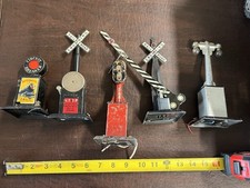 Vintage Marx Metal Model Train Signals Crossings Lamps for parts or restore