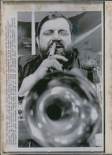 1970 Al Hirt Mardi Gras Parade Lip Injury Still Healing Musician Wirephoto 8X10