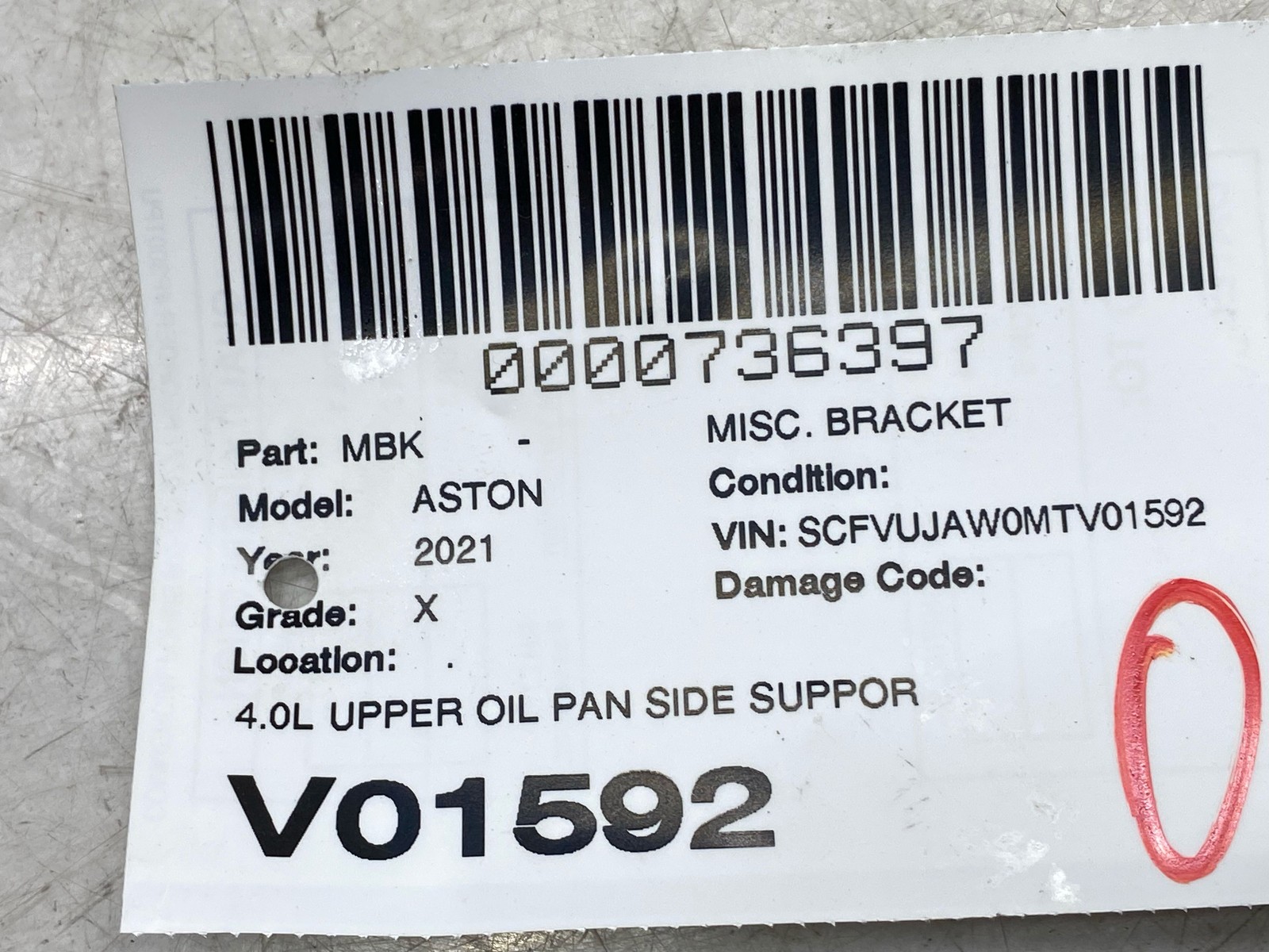 2020-2025 ASTON MARTIN DBX 4.0L UPPER OIL PAN SIDE SUPPORT BRACKET 1770144100