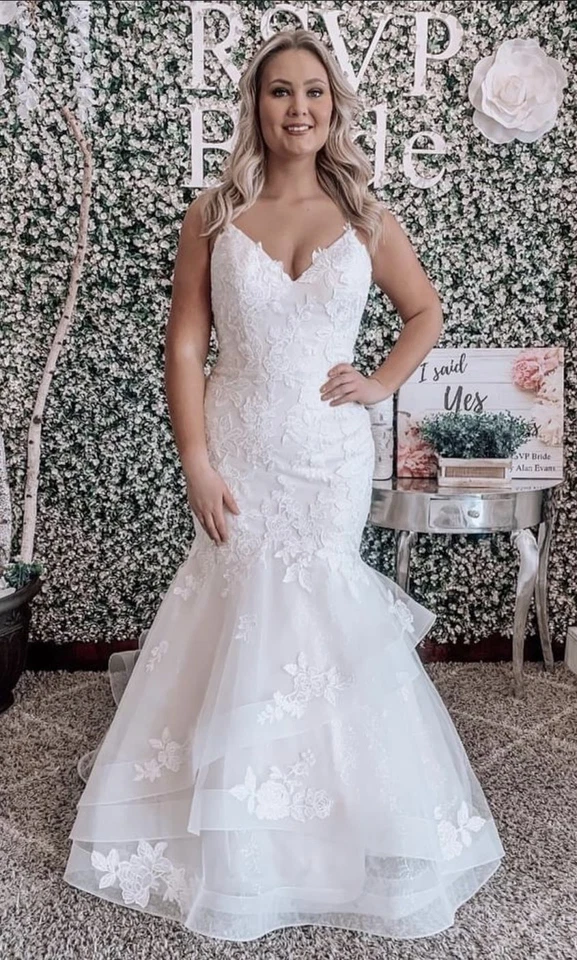 Plus Size Mermaid Wedding Dresses V Neck Lace Appliques Sweep Train Bridal Gown - Image 3 of 4