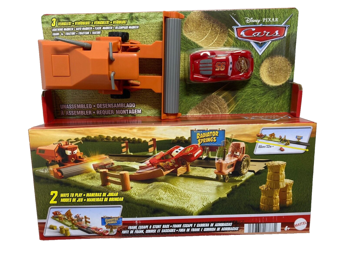 カーズ マテル FRANK ESCAPE & STUNT プレイセット ミニカー Disney Pixar Cars Frank Escape & Stunt Race Playset with