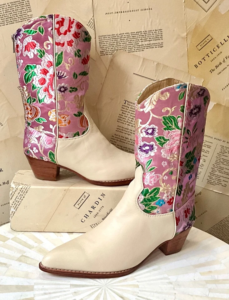 Free People MOMO Selina Bota Occidental Bordada Floral Seda Marfil 39/9 NUEVA Foto 4 de 4