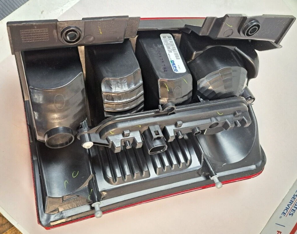 Conjunto de luz trasera DEPO LH/drive para Jeep Liberty A33-1953L-AS Foto 2 de 3