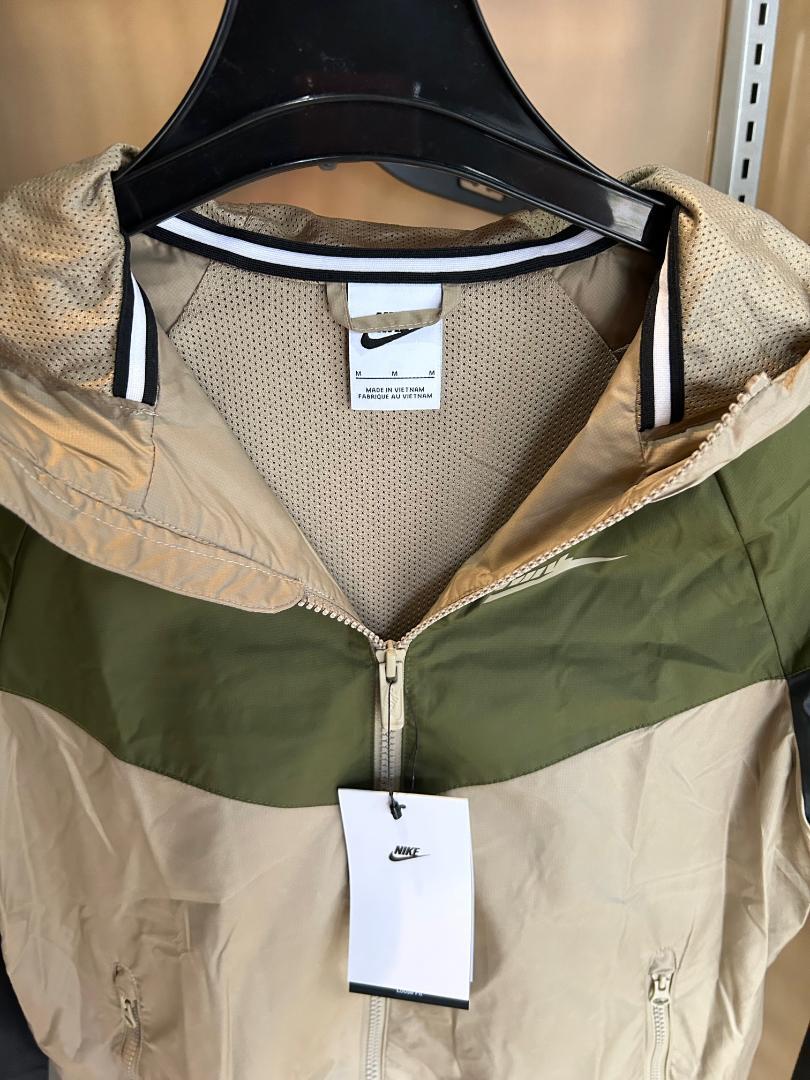 NEW!! Nike Sportwear Boy's Green/Tan/Black Windrunner Wind NEW!! Nike Sportwear Boy's Green/Tan/Black Windrunner Wind